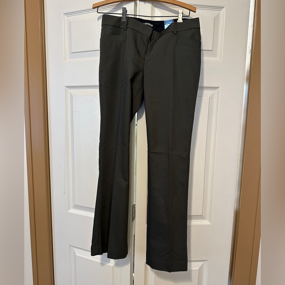 NWT Express columnist barely boot pants 4S